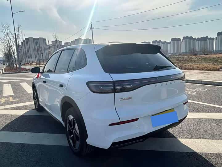 Фото 7 - Geely Galaxy E5