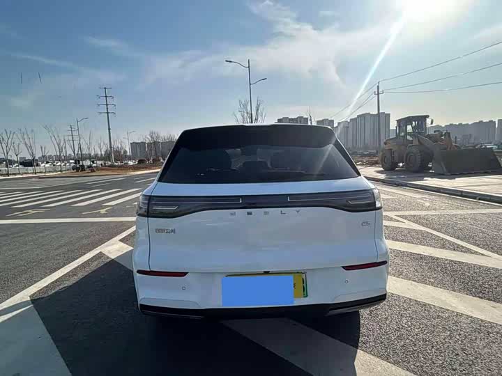 Фото 8 - Geely Galaxy E5