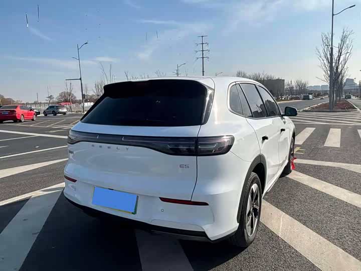 Фото 9 - Geely Galaxy E5