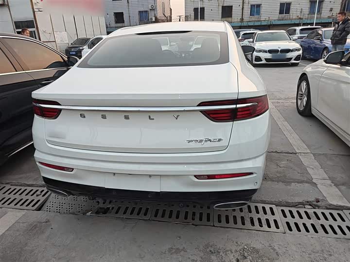 Фото 6 - Geely Preface