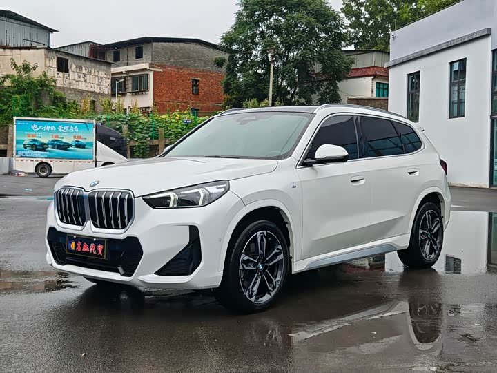 Фото 2 - BMW X1