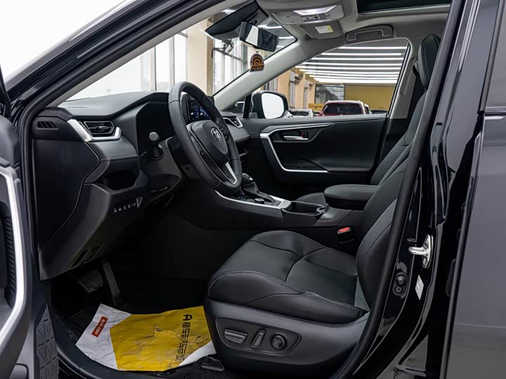 Фото 5 - Toyota Wildlander