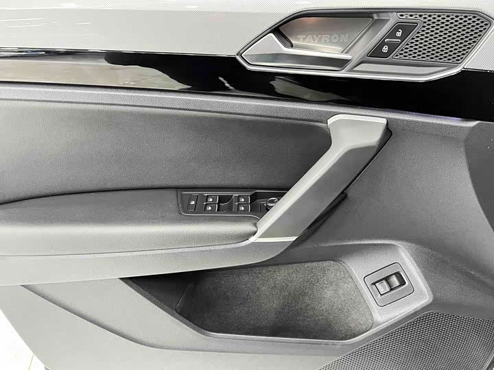 Фото 9 - Volkswagen Tayron