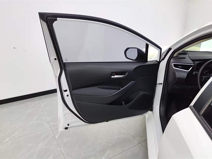 Фото 7 - Toyota Corolla