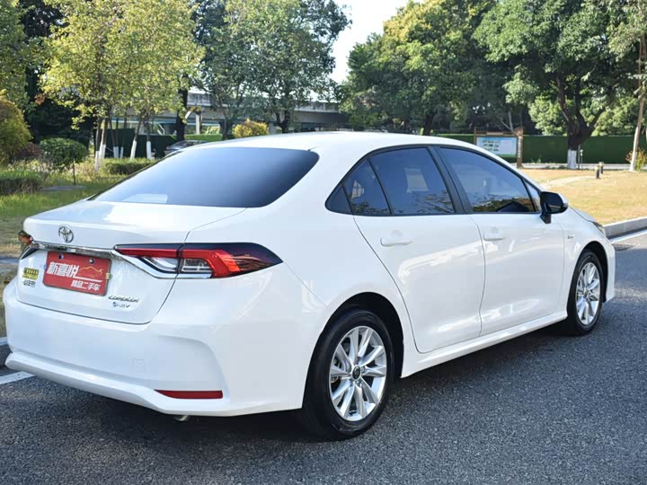 Фото 6 - Toyota Corolla