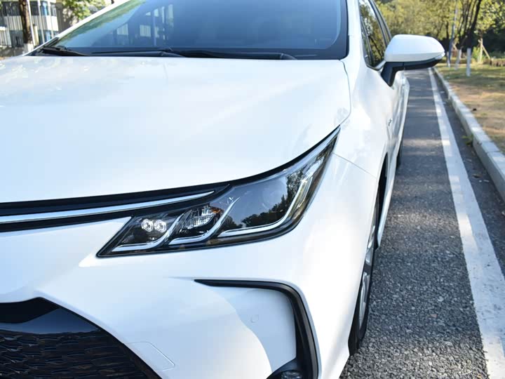 Фото 9 - Toyota Corolla