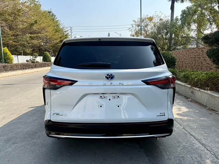 Фото 6 - Toyota Sienna