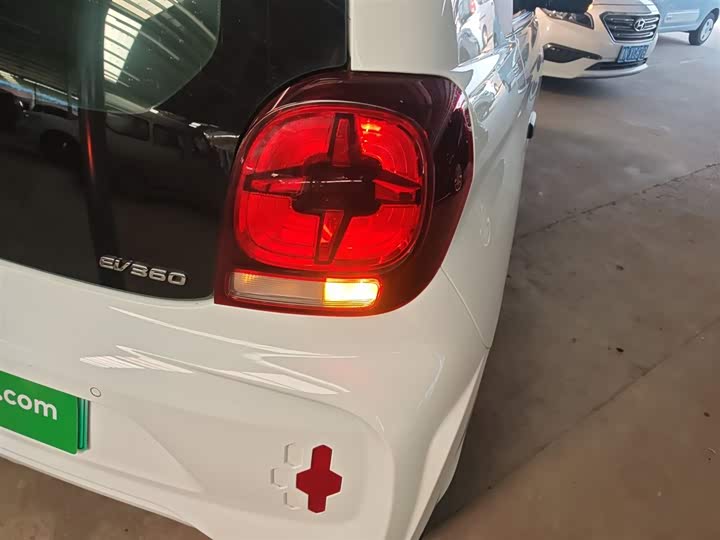 Фото 8 - Roewe Clever