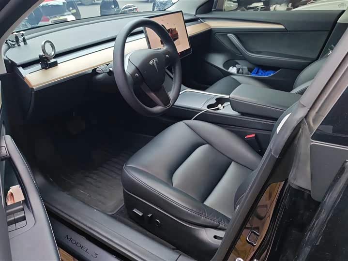 Фото 9 - Tesla Model 3