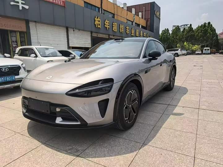 Фото 1 - Xiaomi YU7