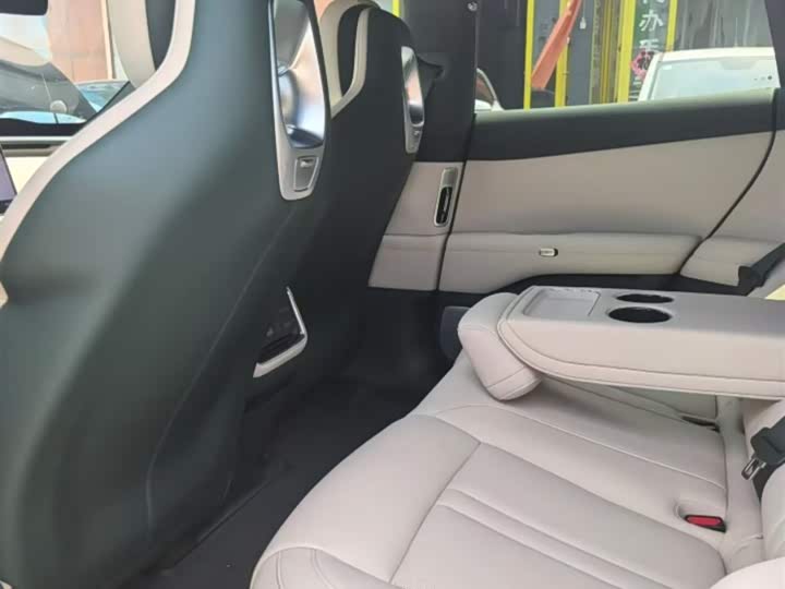 Фото 8 - Xiaomi YU7