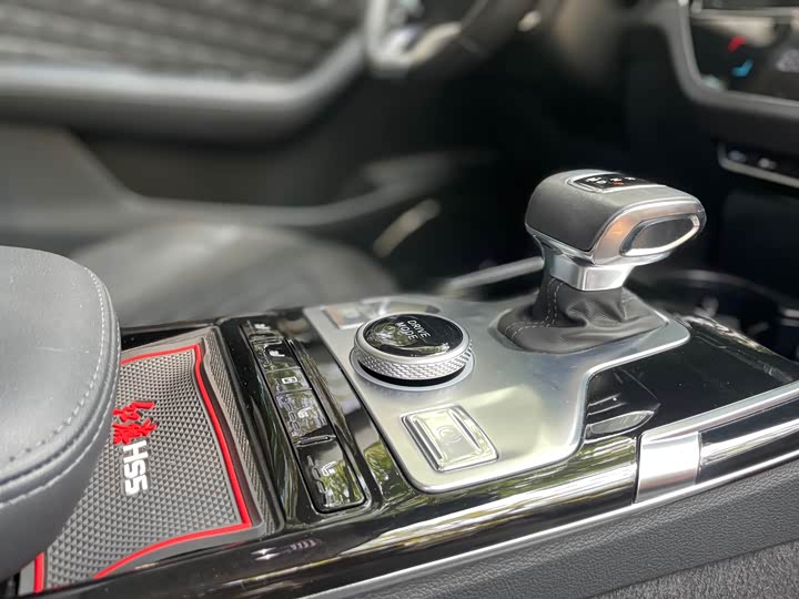 Фото 8 - Hongqi HS5