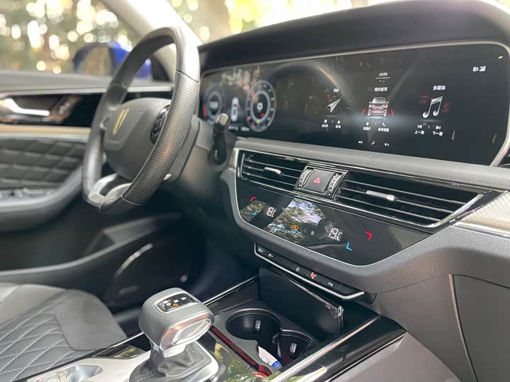 Фото 9 - Hongqi HS5