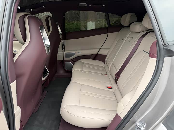 Фото 9 - Xiaomi YU7