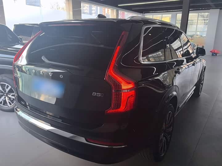 Фото 7 - Volvo XC90