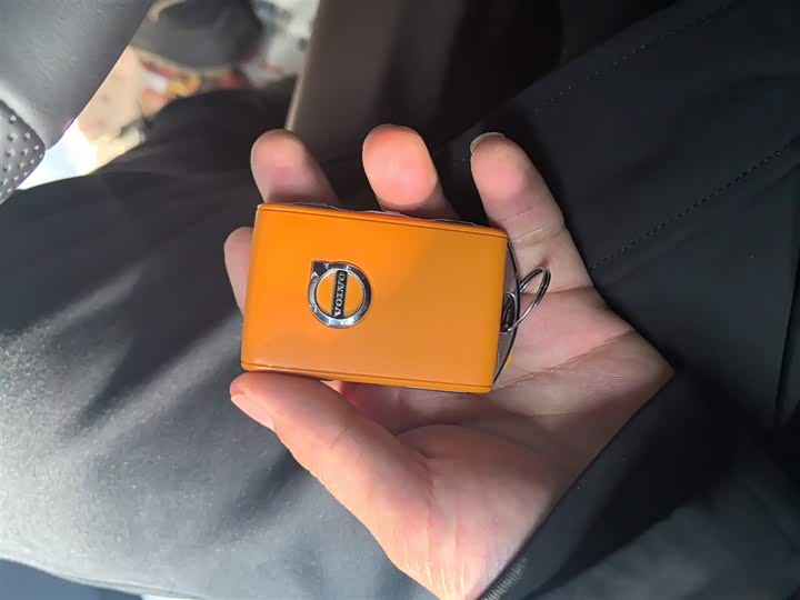 Фото 9 - Volvo XC90