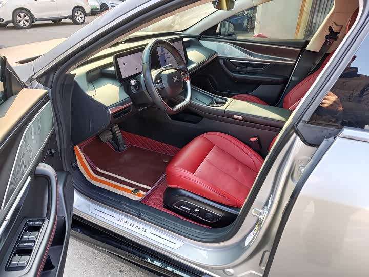 Фото 8 - XPeng P7