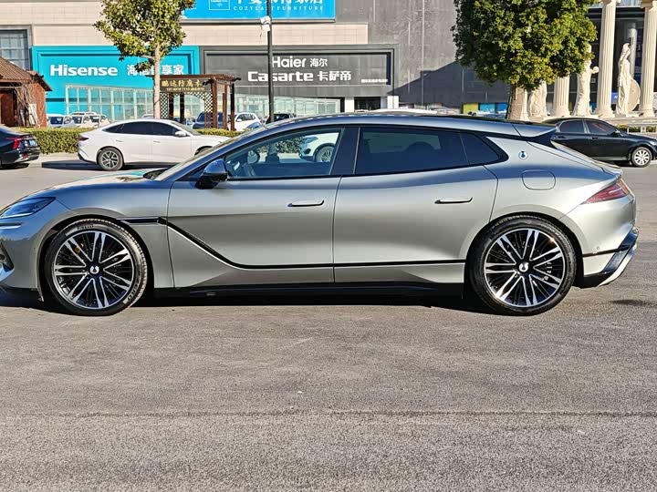 Фото 6 - Denza Z9GT