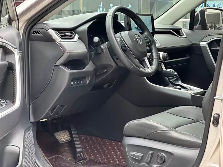 Фото 8 - Toyota Wildlander