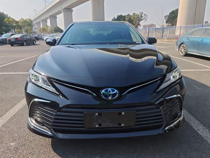 Фото 3 - Toyota Camry