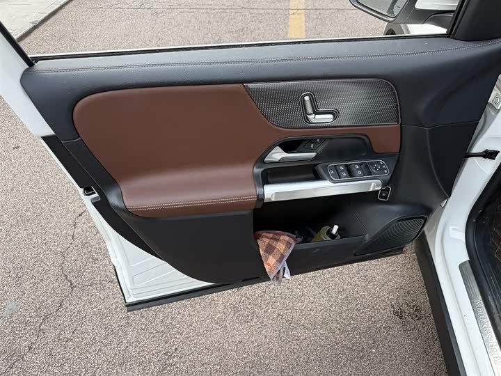 Фото 6 - Mercedes-Benz GLB-Class