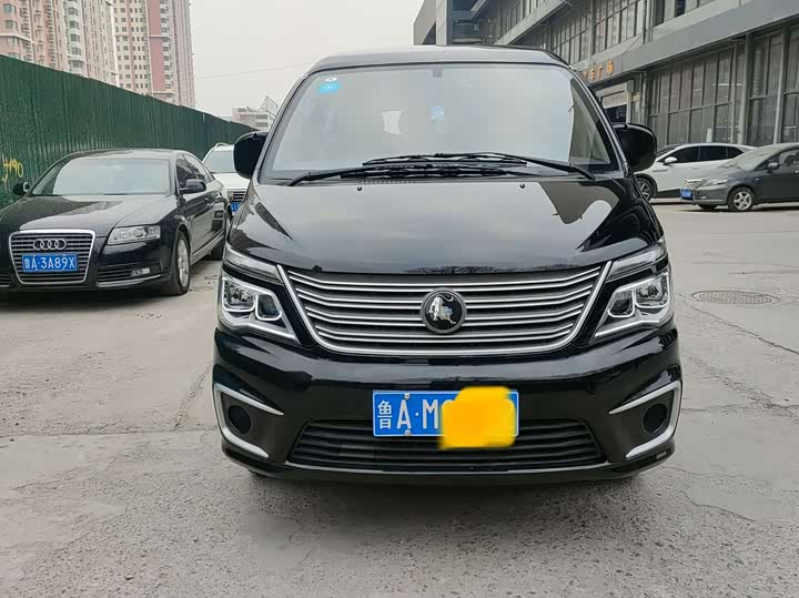 Фото 2 - Dongfeng Forthing Lingzhi M5