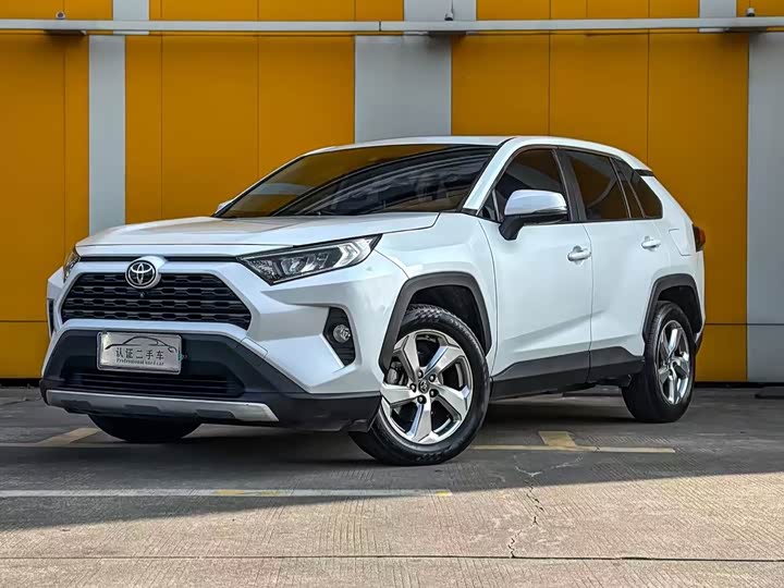 Фото 1 - Toyota RAV4