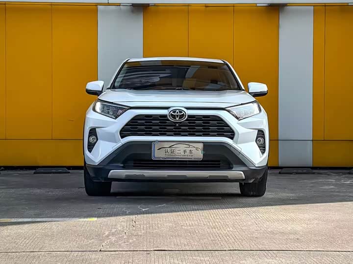 Фото 2 - Toyota RAV4