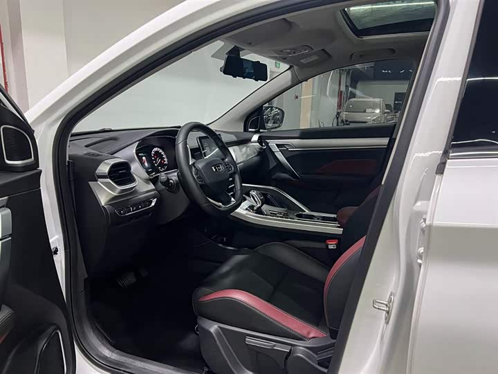 Фото 8 - Geely Coolray