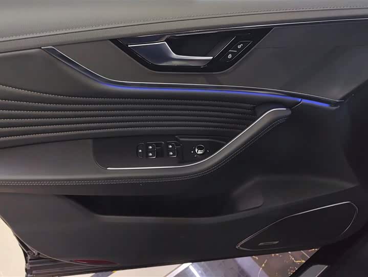 Фото 7 - Hongqi HS5