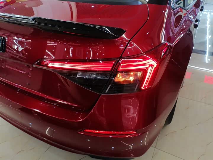 Фото 8 - Honda Civic