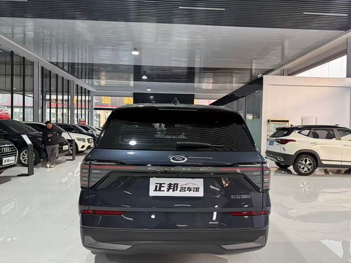 Фото 4 - Ford Edge