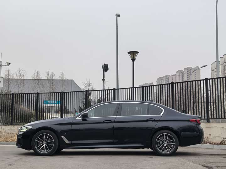 Фото 3 - BMW 5 Series