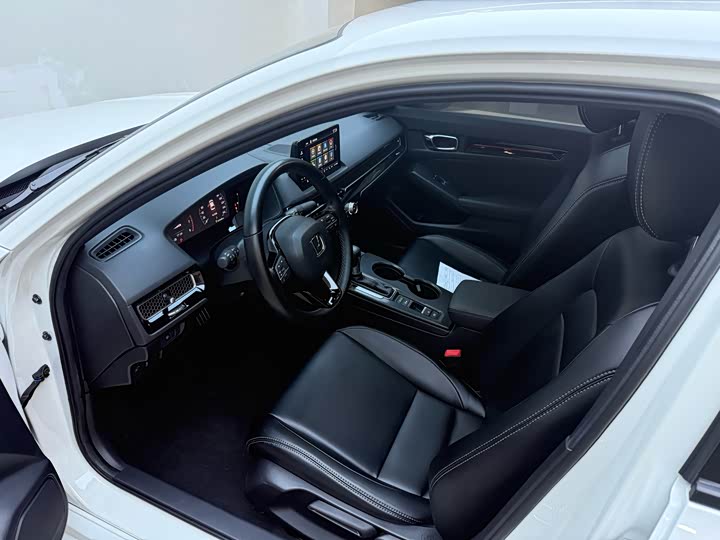 Фото 8 - Honda Civic