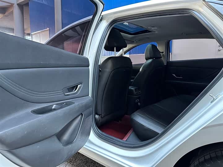 Фото 8 - Hyundai Elantra N line