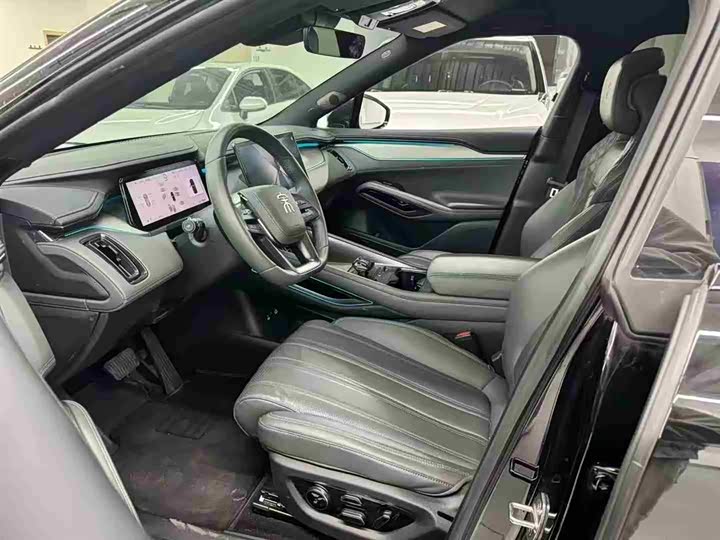 Фото 2 - BYD Song L