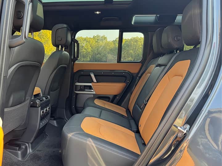 Фото 6 - Land Rover Defender