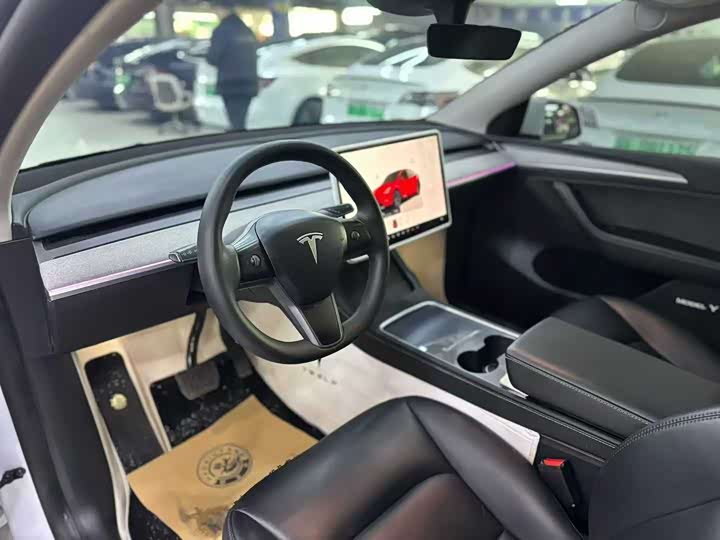 Фото 3 - Tesla Model Y
