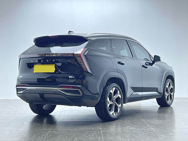 Фото 3 - Geely Atlas L