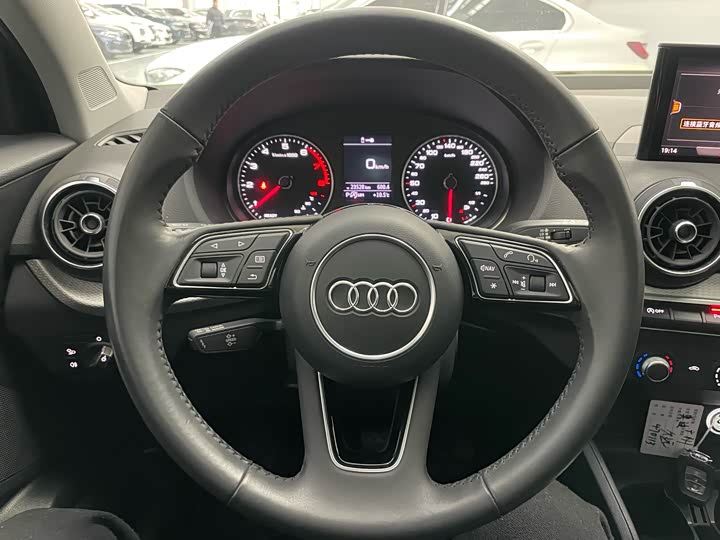 Фото 8 - Audi Q2L
