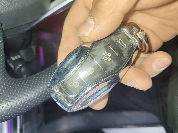 Фото 9 - Hongqi HS5