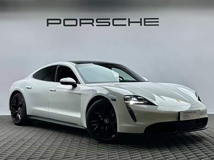 Фото 3 - Porsche Taycan