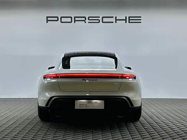 Фото 5 - Porsche Taycan
