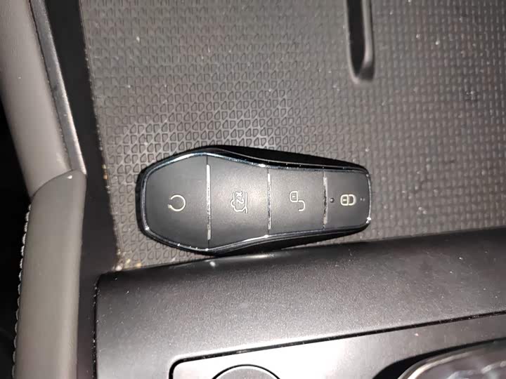 Фото 9 - BYD Qin L