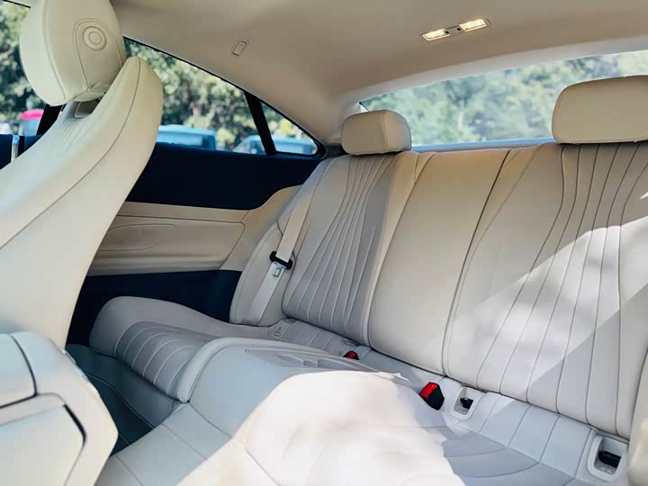 Фото 8 - Mercedes-Benz E-Class