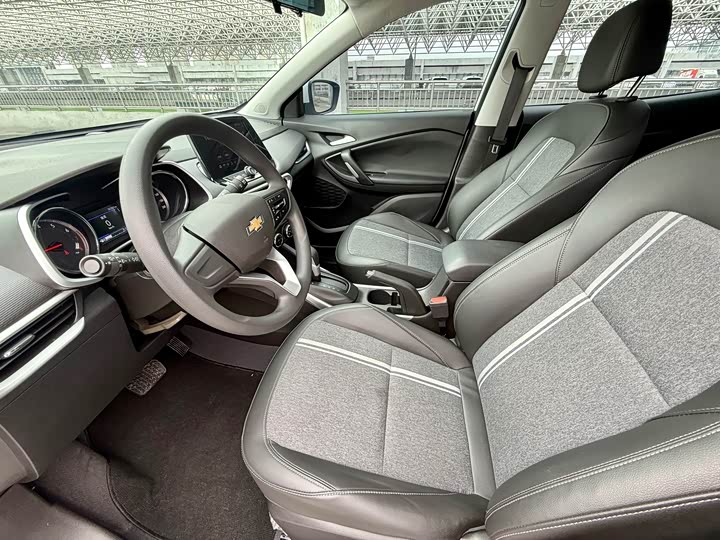 Фото 4 - Chevrolet Tracker