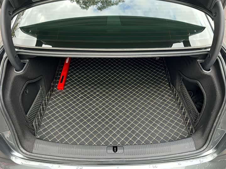 Фото 9 - Audi A4L