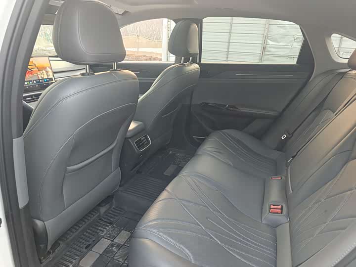 Фото 7 - Geely Galaxy L6