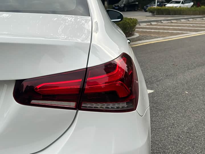 Фото 9 - Mercedes-Benz A-Class