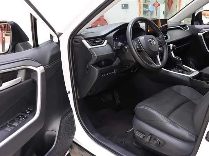 Фото 9 - Toyota Wildlander